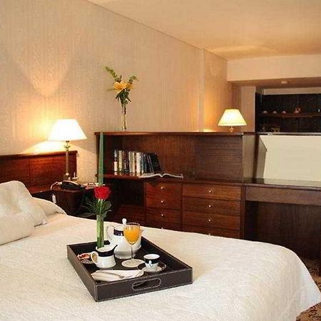 Feir'S Park Hotel & Rooftop Буэнос-Айрес Экстерьер фото A room at the hotel