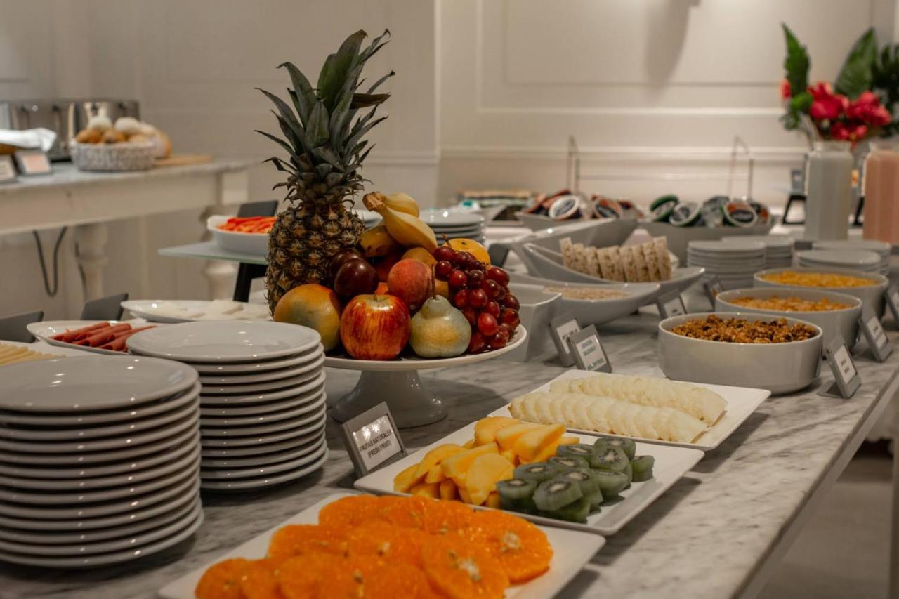 Feir'S Park Hotel & Rooftop Буэнос-Айрес Экстерьер фото A buffet at a hotel