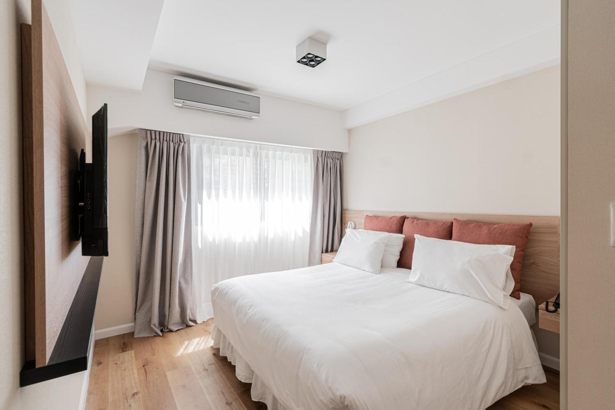 Feir'S Park Hotel & Rooftop Буэнос-Айрес Экстерьер фото A bedroom in a hotel