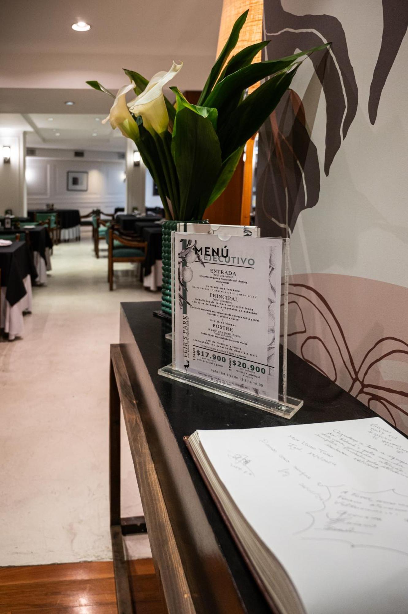 Feir'S Park Hotel & Rooftop Буэнос-Айрес Экстерьер фото Menu in a restaurant