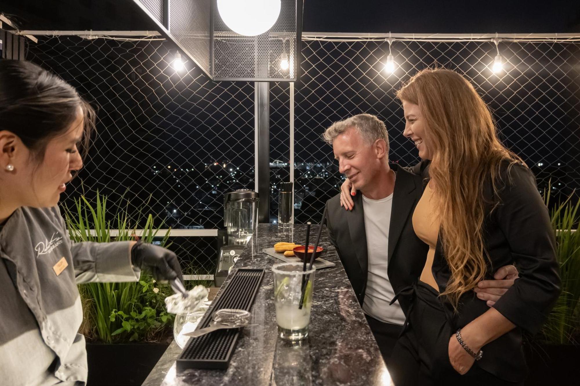Feir'S Park Hotel & Rooftop Буэнос-Айрес Экстерьер фото The bar at the 101 Skybar